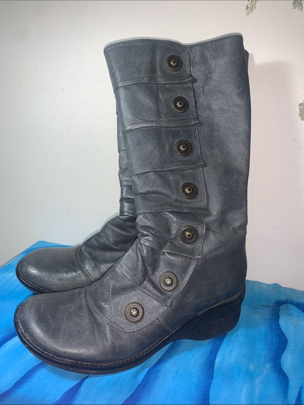 Miz Mooz Women's Gray Button-Accent Mid-Calf Boots Sz 8